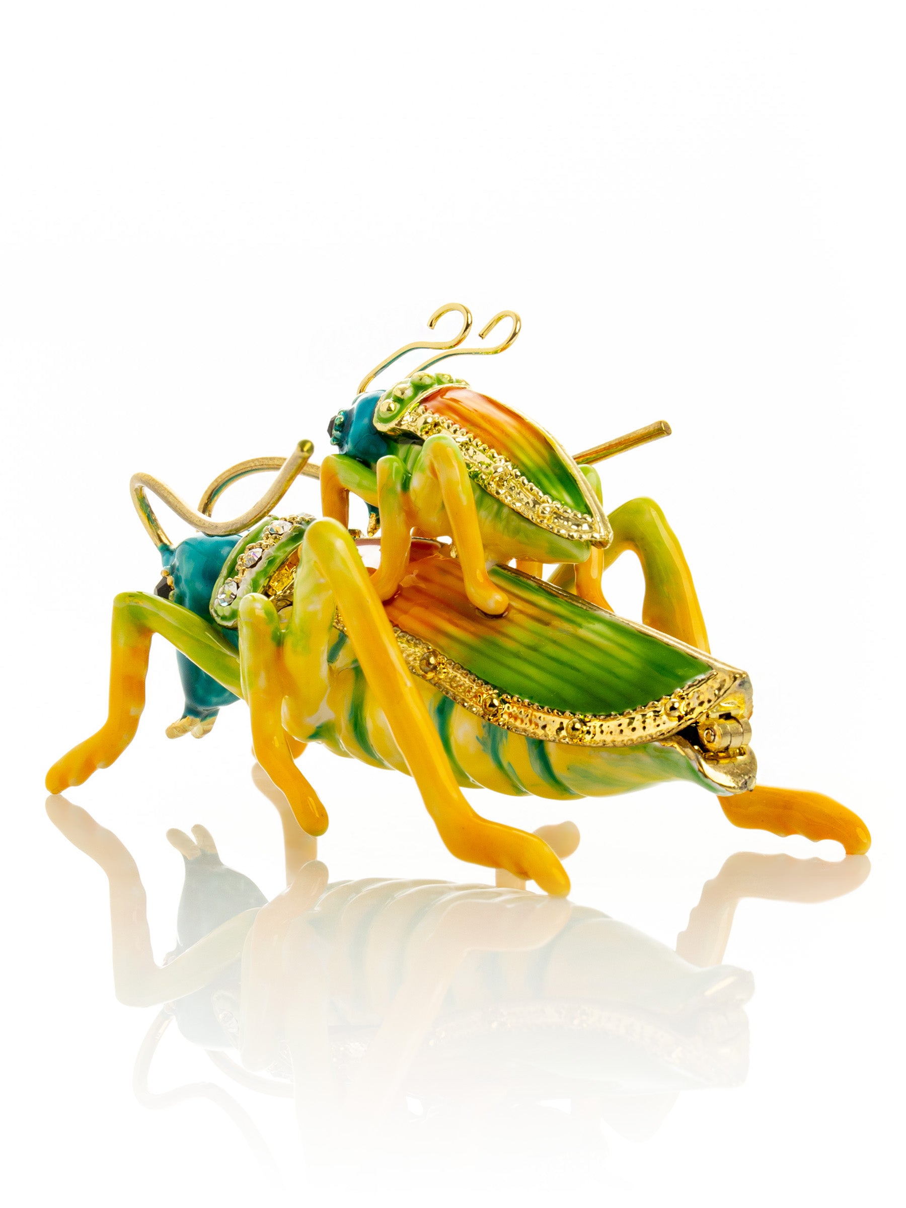 Keren Kopal Grasshopper with baby on the back