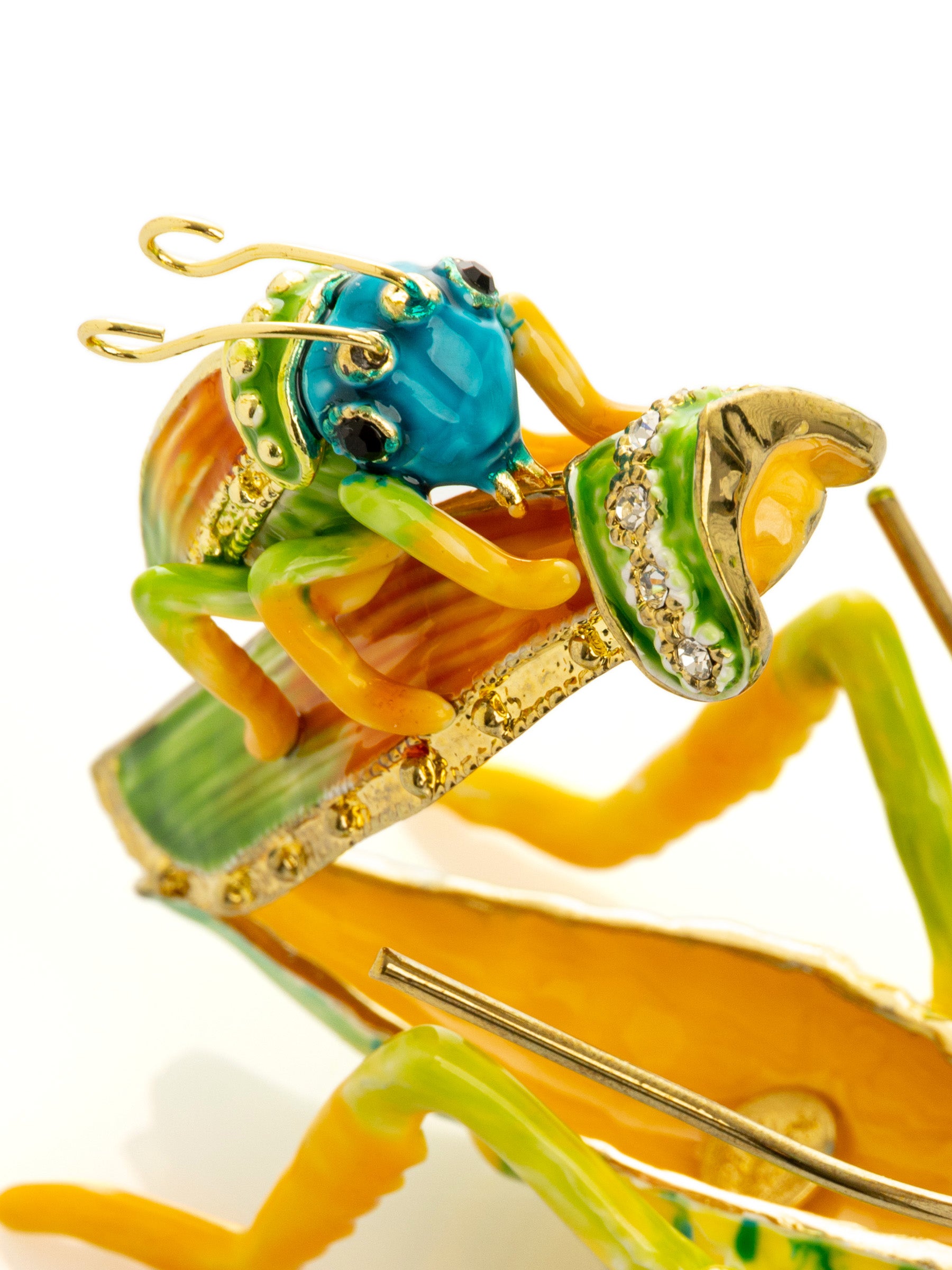 Keren Kopal Grasshopper with baby on the back