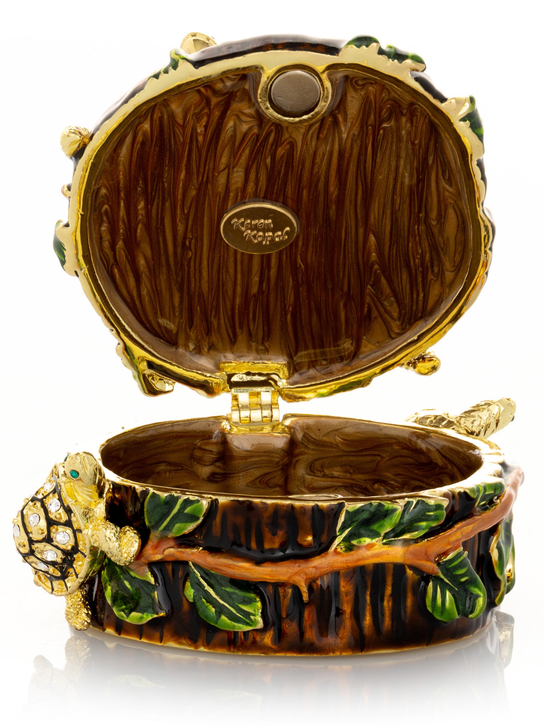 Keren Kopal Turtles on Tree Trunk