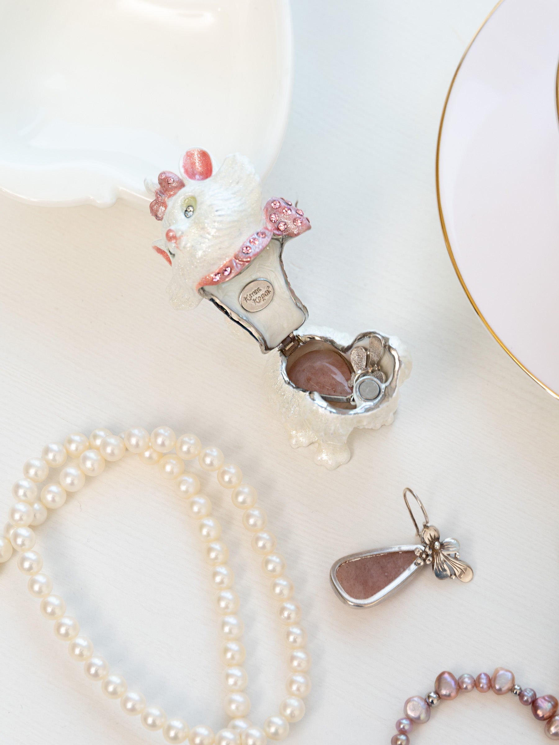 Keren Kopal Marie From Aristocats White and Pink Cat