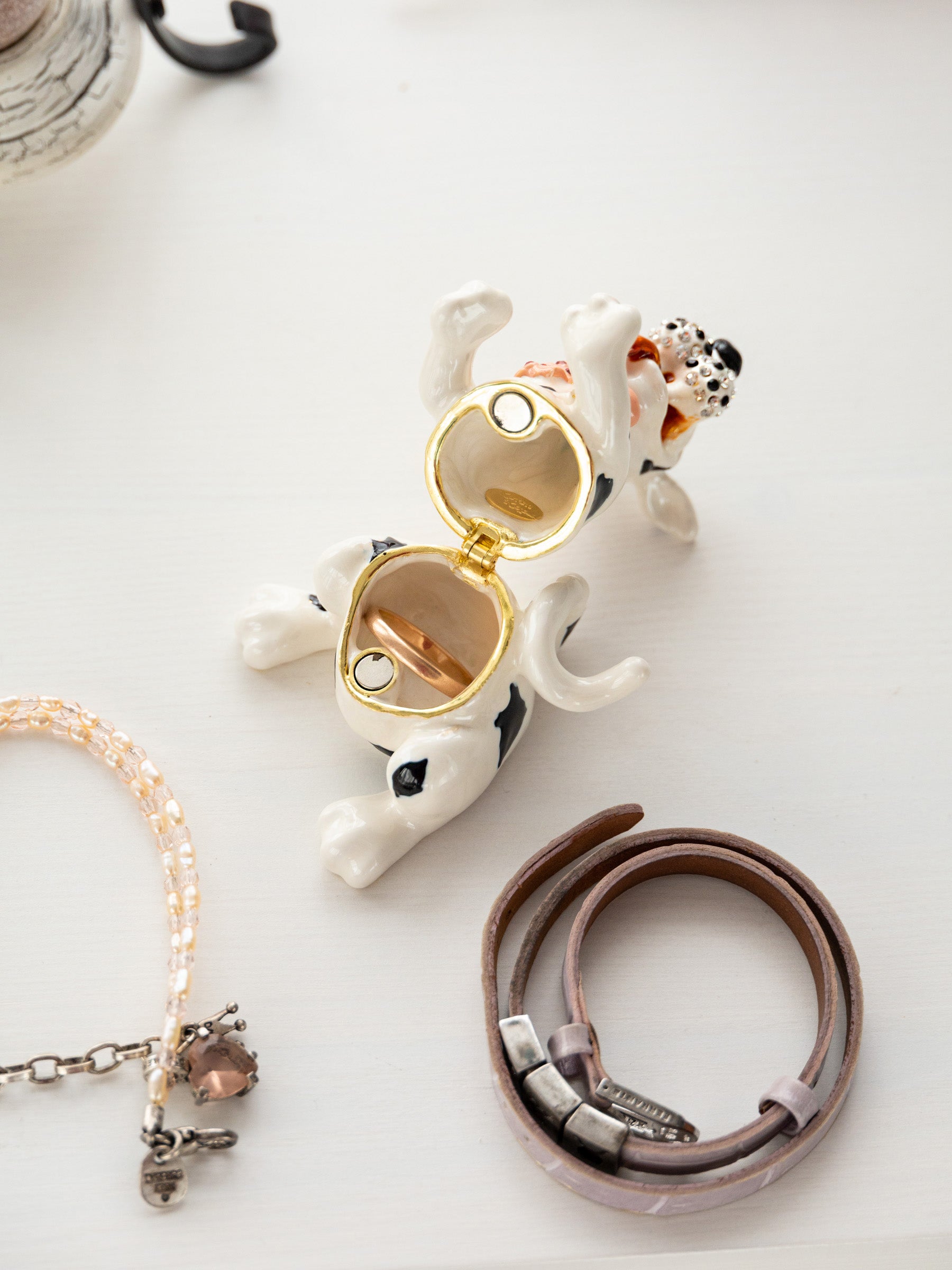 Keren Kopal White dalmatian dog