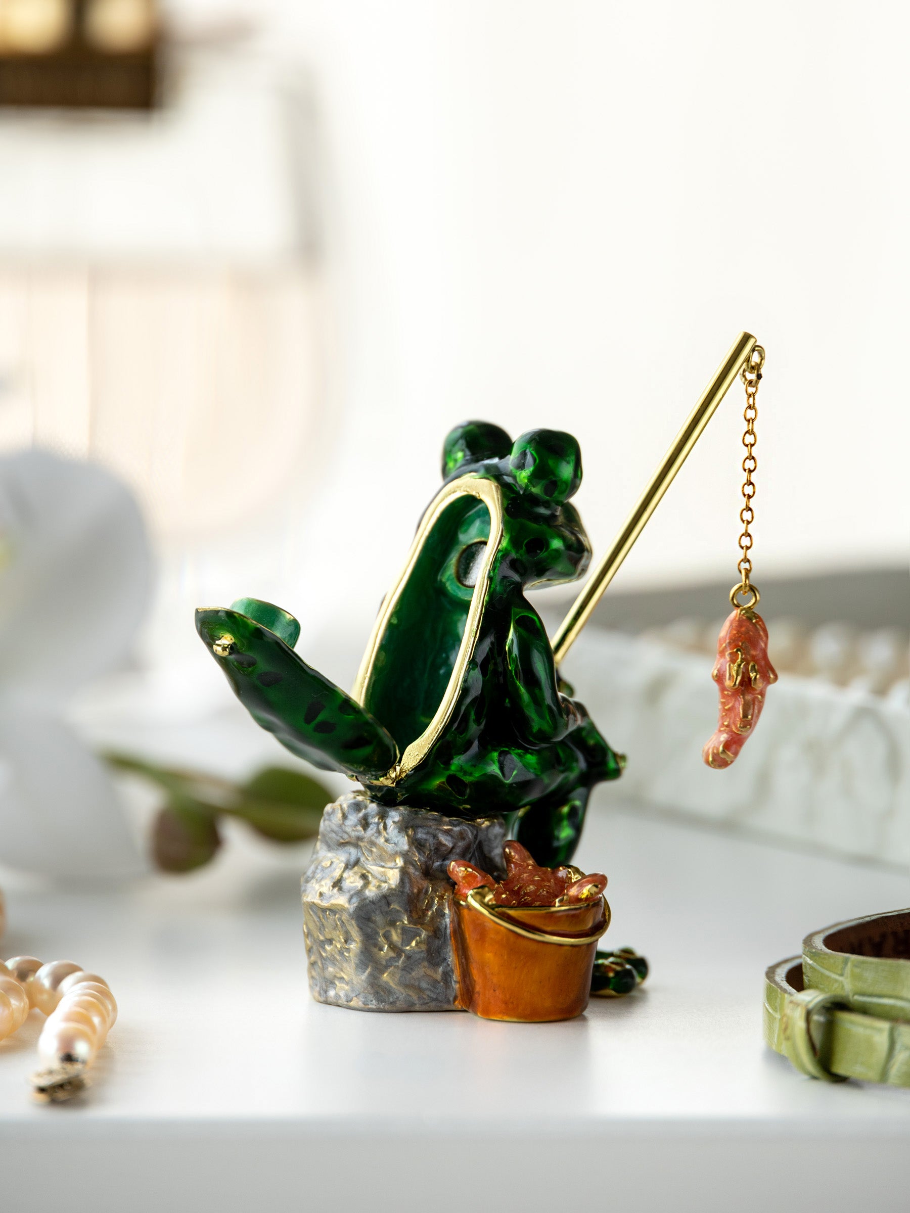 Keren Kopal Fishing Frog trinket box