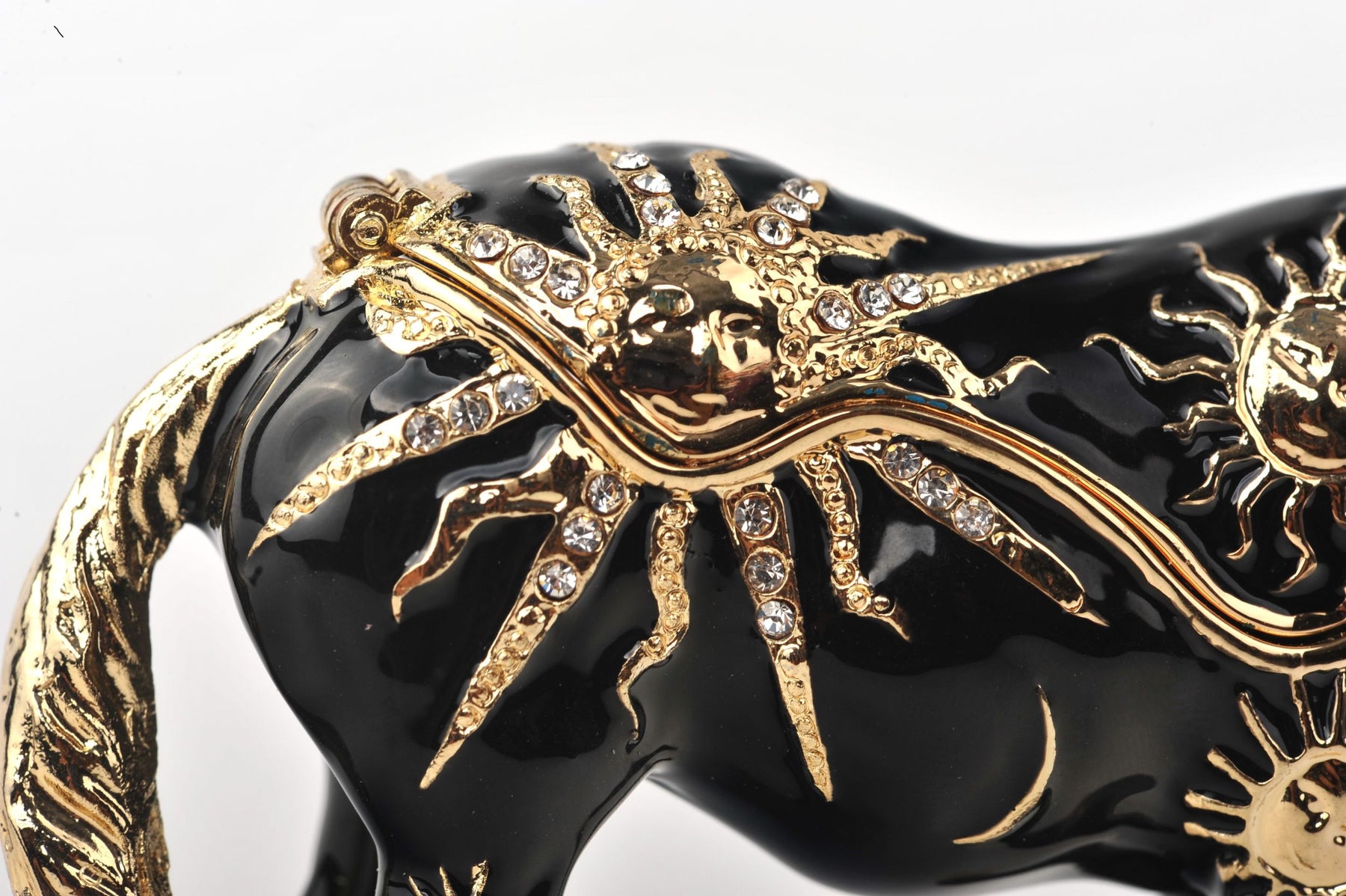 Keren Kopal Black Horse