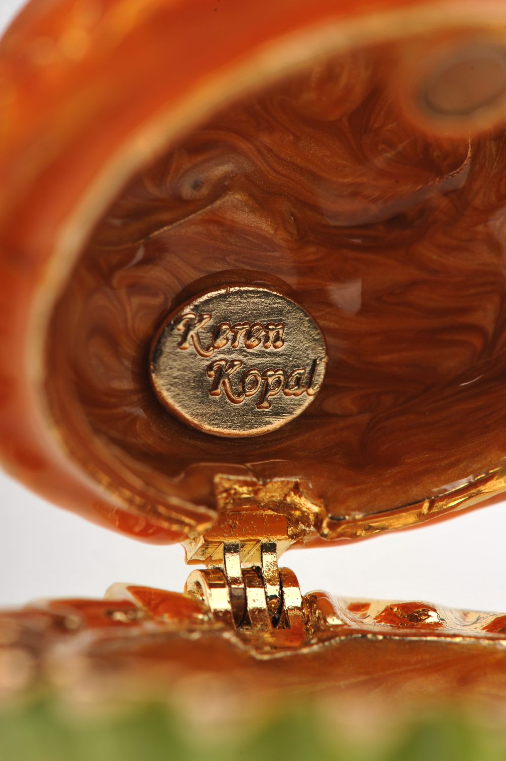 Keren Kopal Butter Cupcake with Chocolate Heart & Cherries