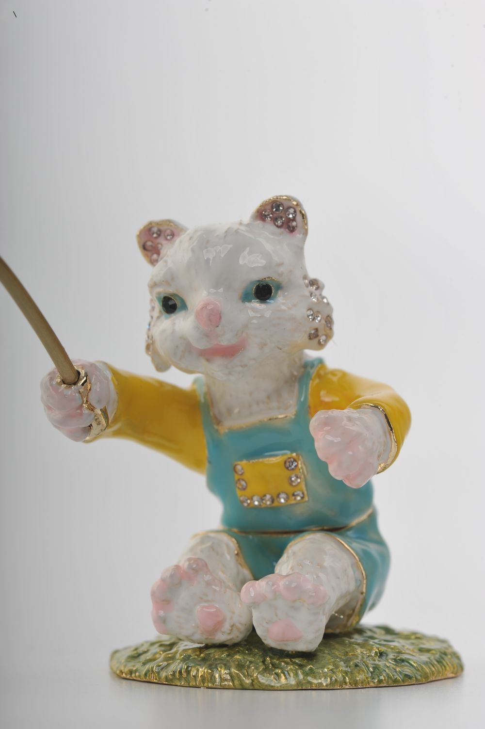 Keren Kopal Cat Fishing a Gold Fish