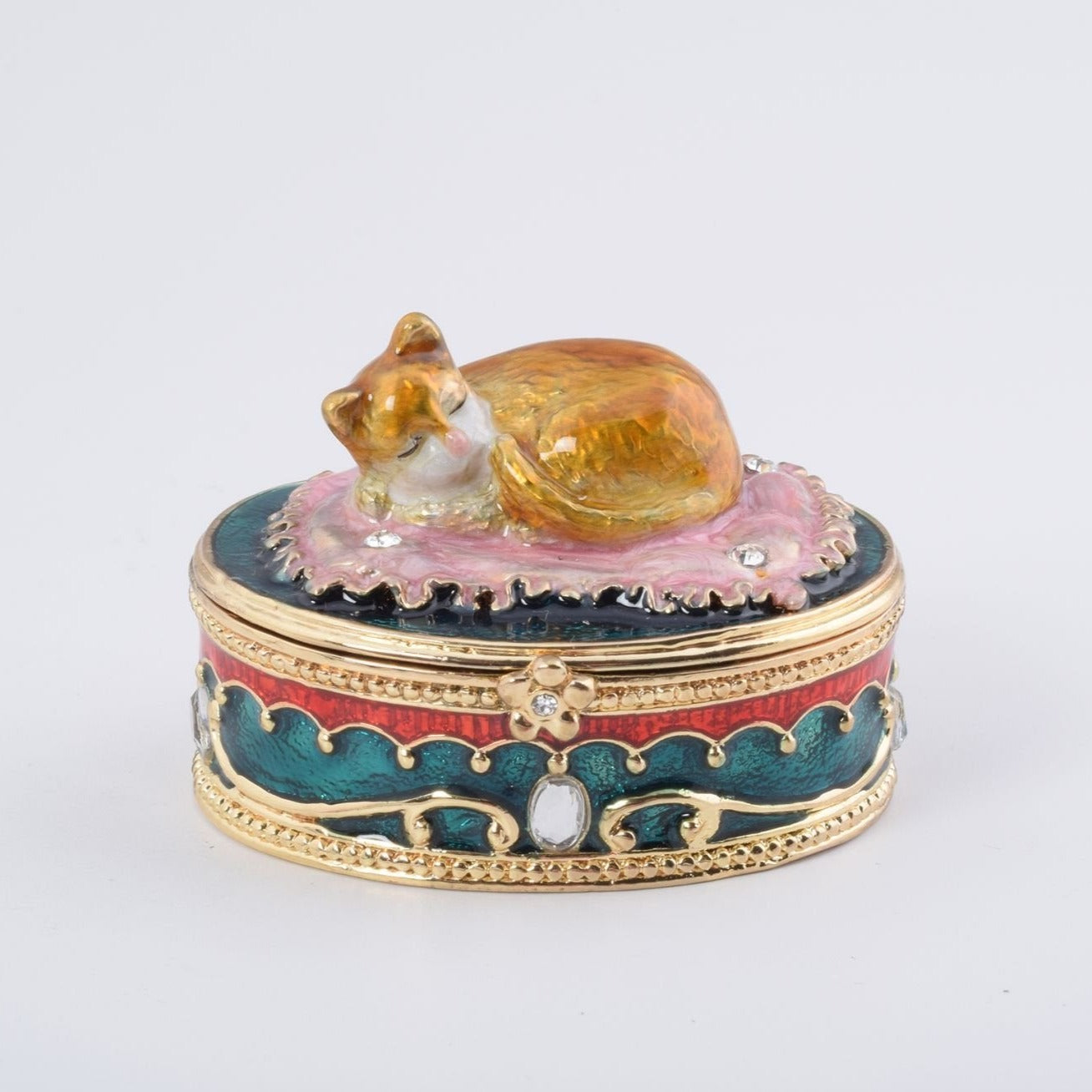 Keren Kopal Cat Sleeping