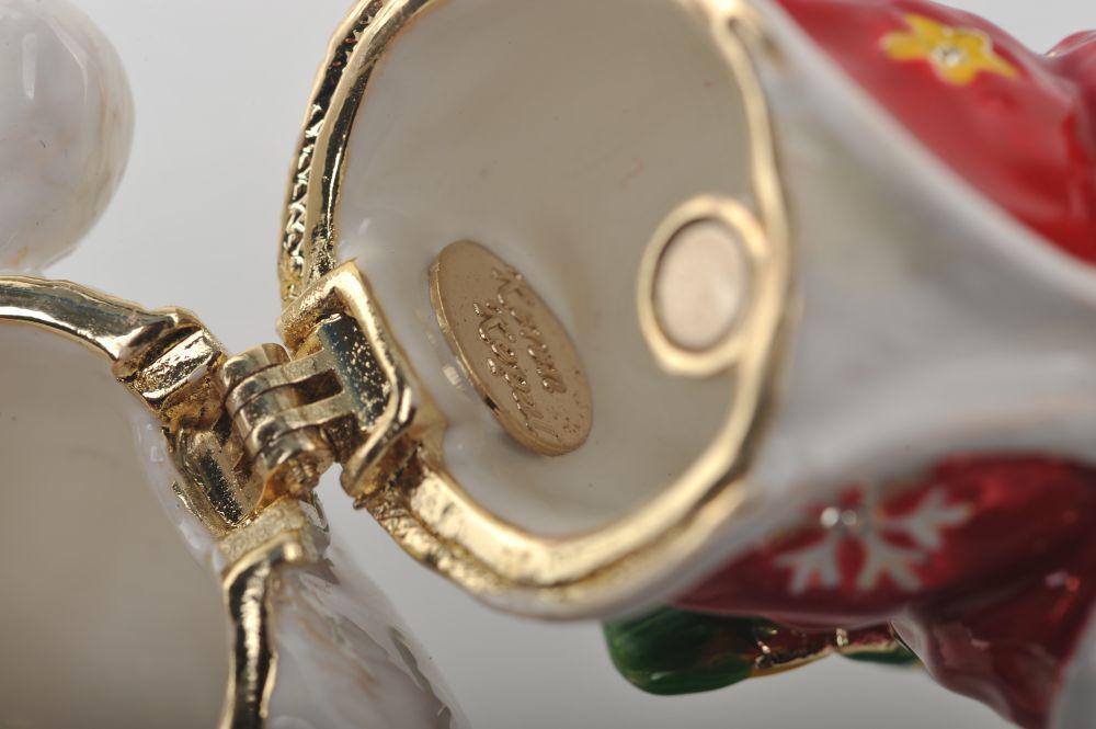 Keren Kopal Christmas Cat with Presents