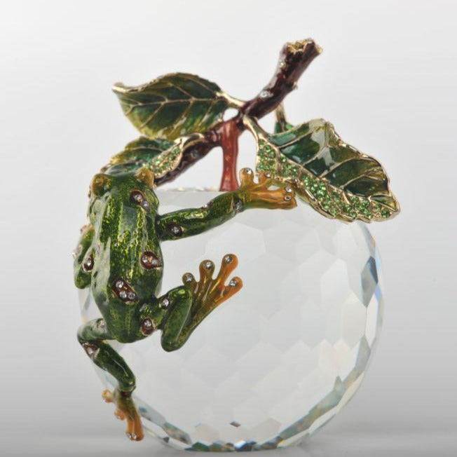 Keren Kopal Crystal Apple with a Green Frog on it