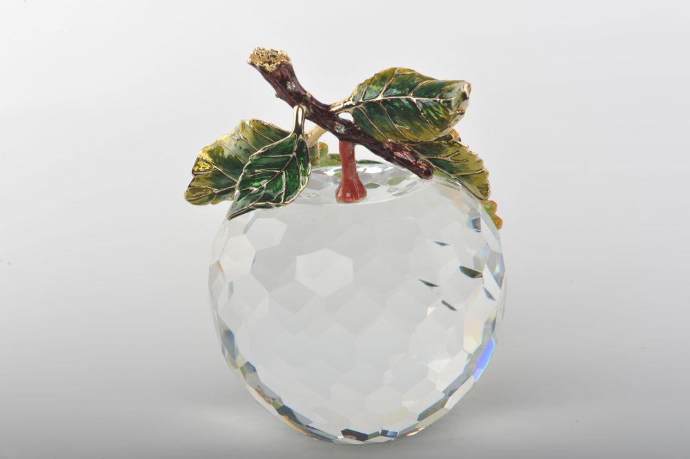 Keren Kopal Crystal Apple with a Green Frog on it