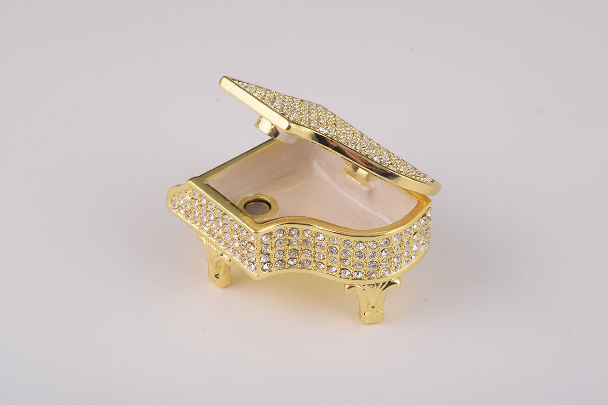 Keren Kopal White Piano