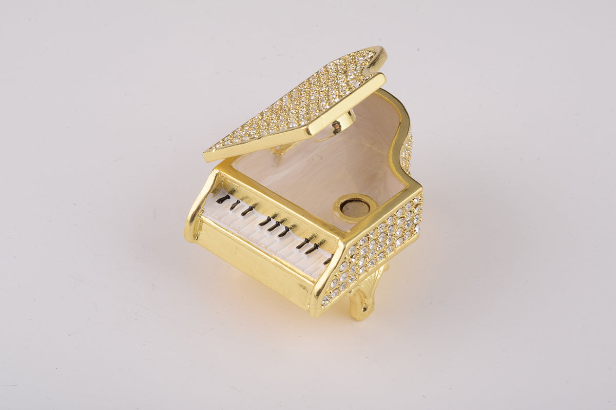 Keren Kopal White Piano