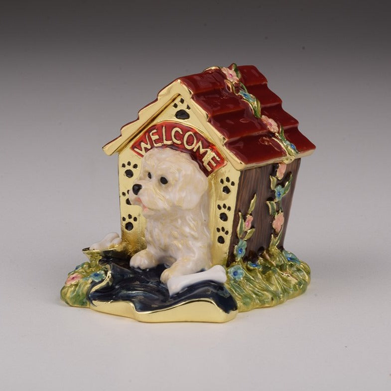 Keren Kopal Dog in House