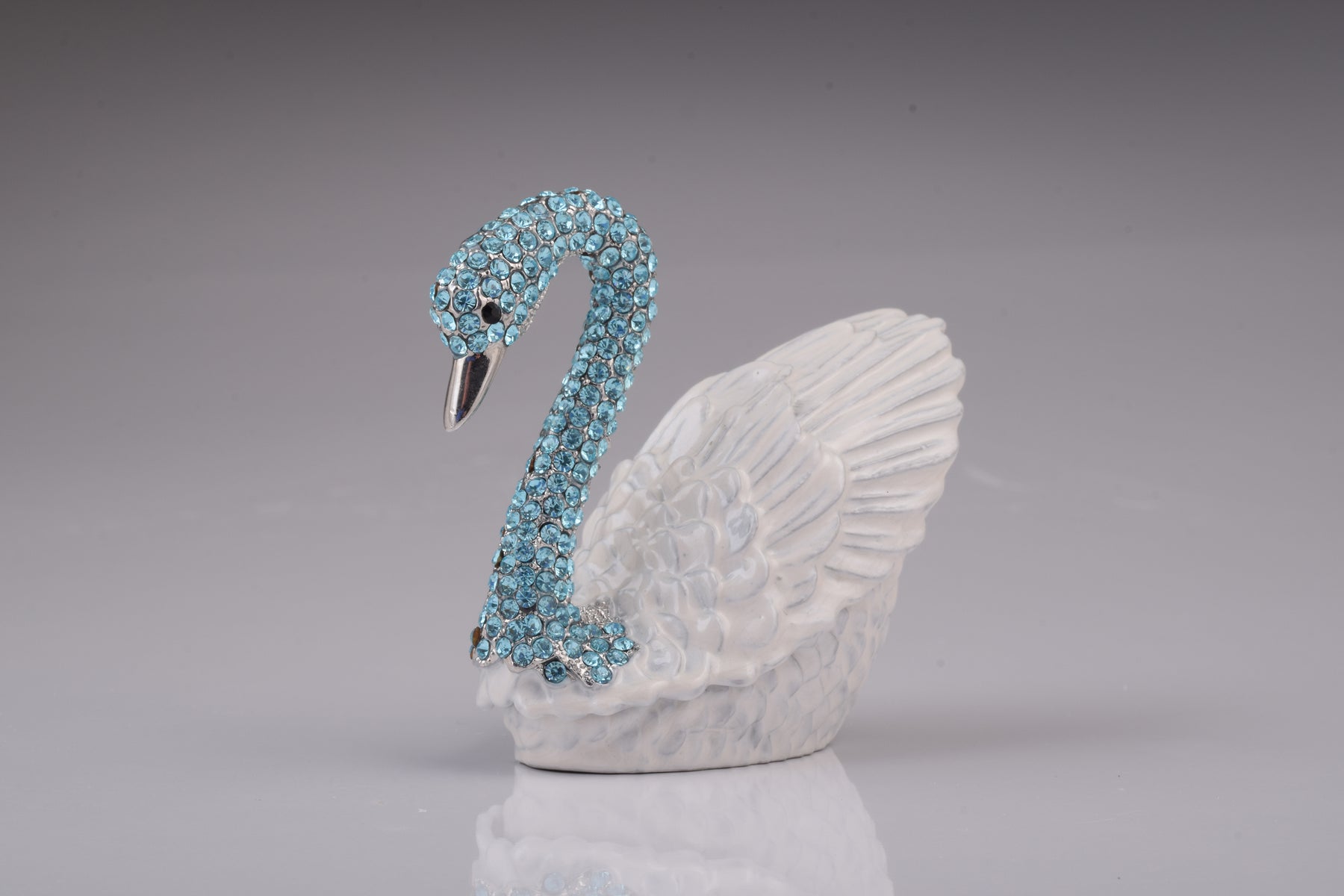 Keren Kopal White Swan