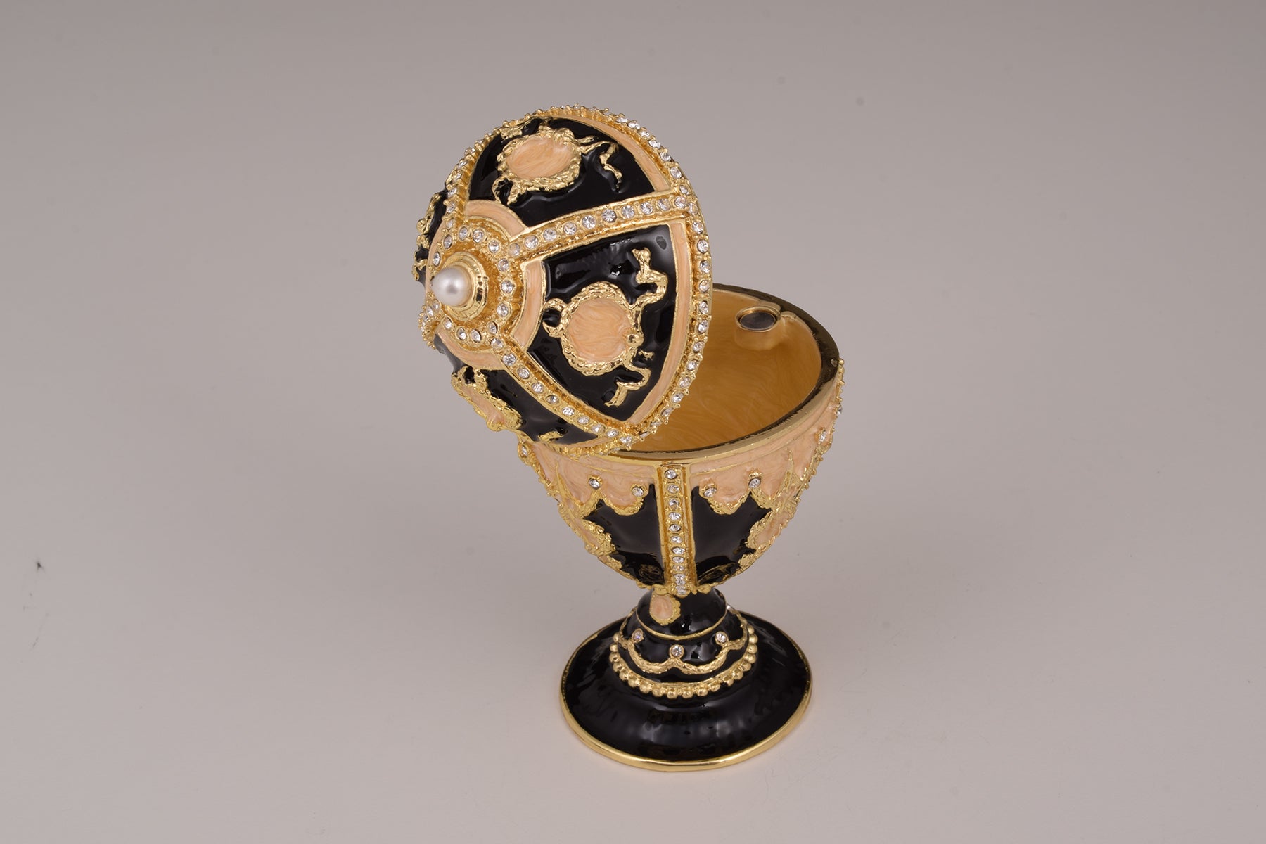 Keren Kopal Black Russian Egg