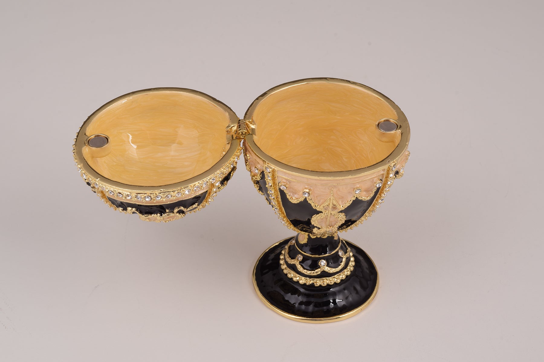 Keren Kopal Black Russian Egg