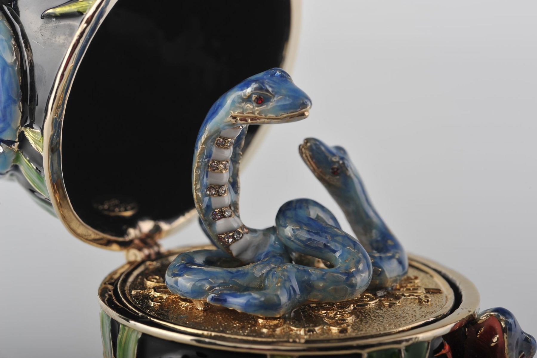 Keren Kopal Black Egg with Snakes