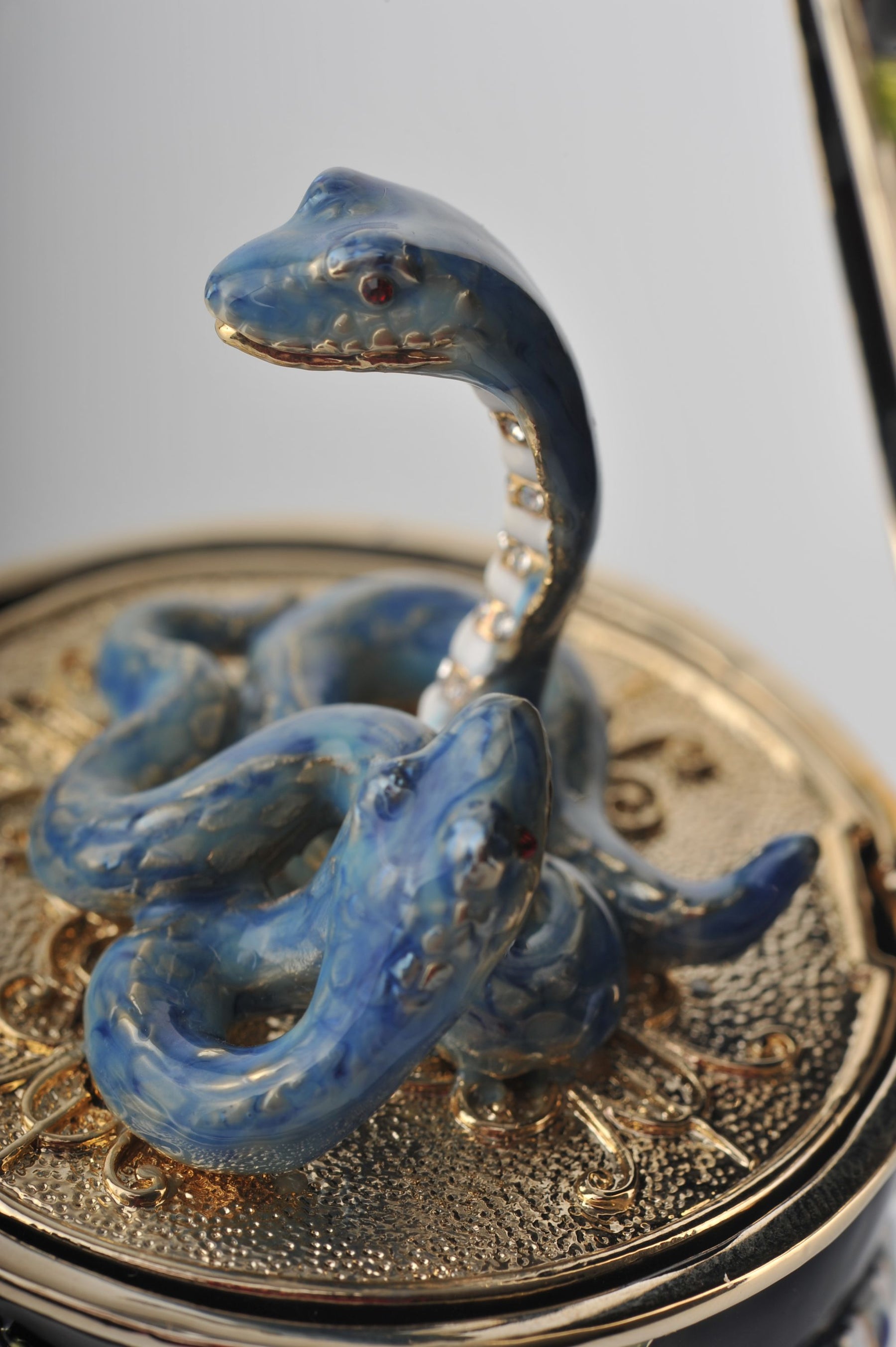 Keren Kopal Black Egg with Snakes