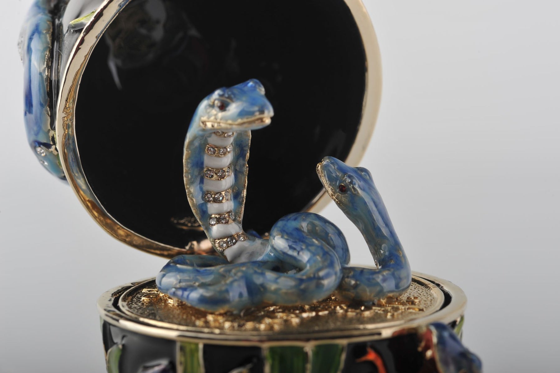 Keren Kopal Black Egg with Snakes