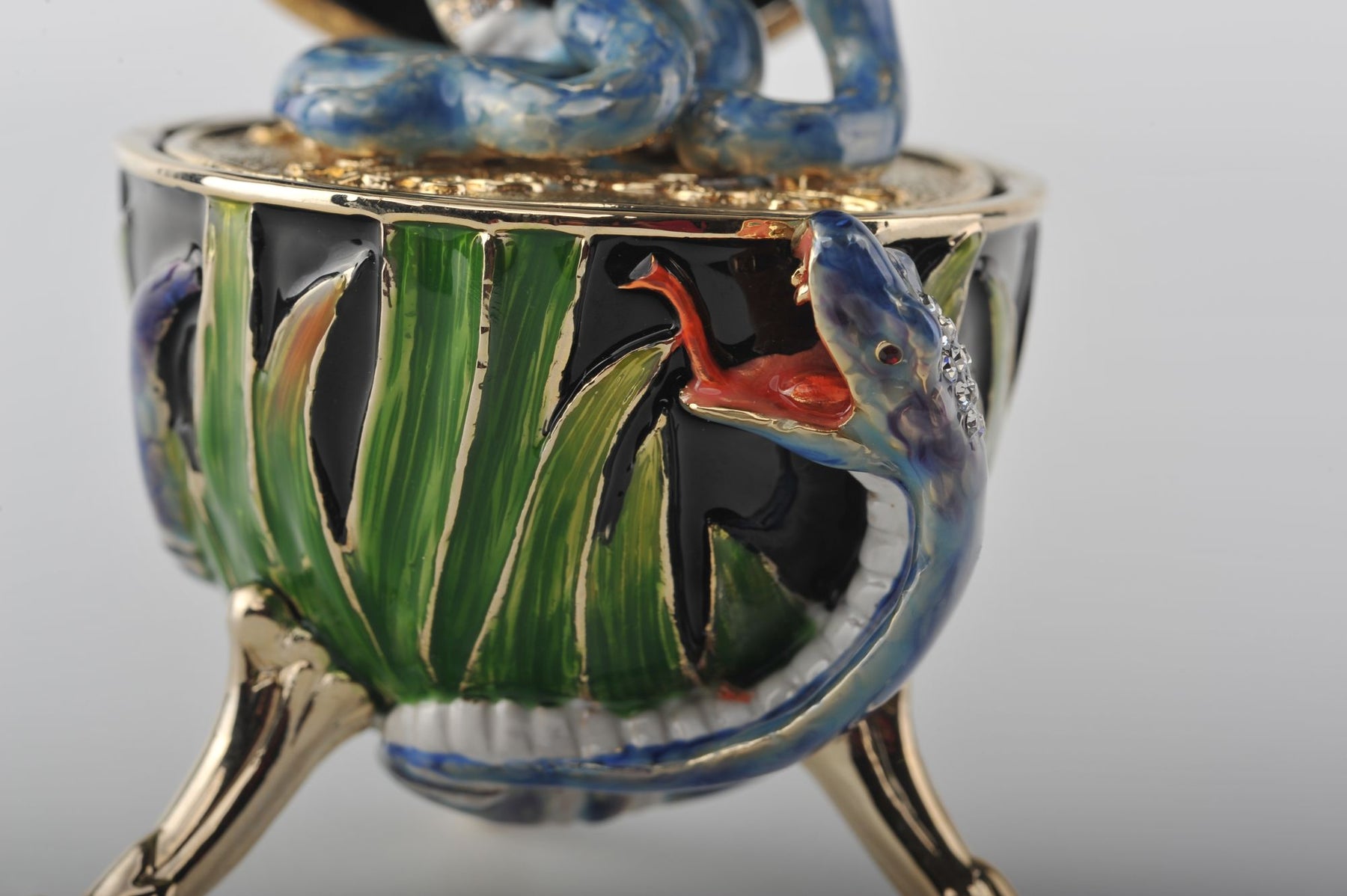 Keren Kopal Black Egg with Snakes