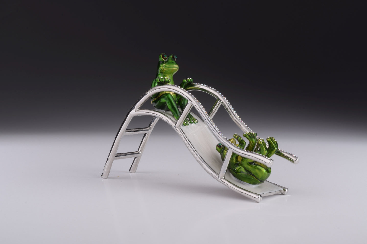 Keren Kopal Two Frogs Riding Slide