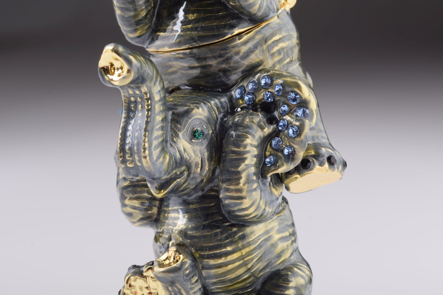 Keren Kopal Three Elephants