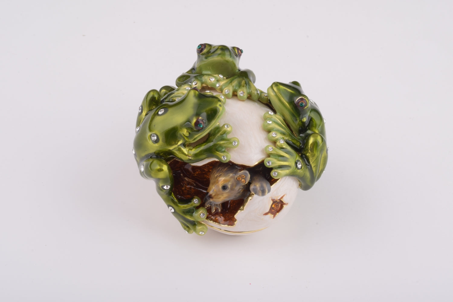 Keren Kopal Frogs on white Egg including hidden mouse