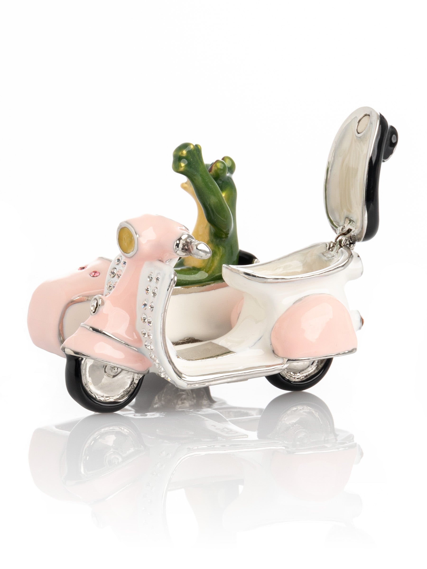 Keren Kopal Frogs Riding Vespa with Sidecar
