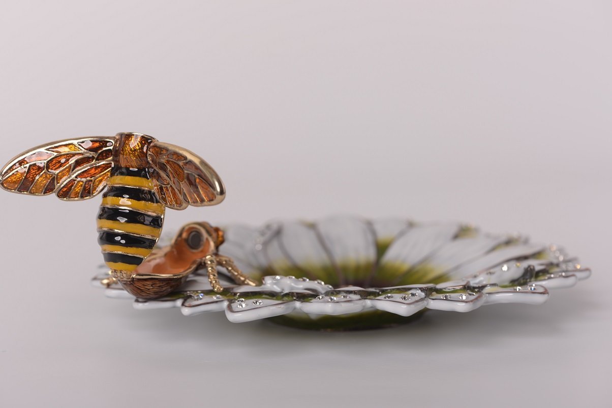 Keren Kopal Flower with a Bee