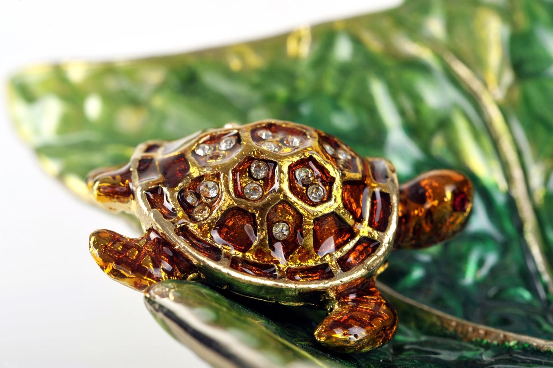 Keren Kopal Frog on a Leaf Bowl