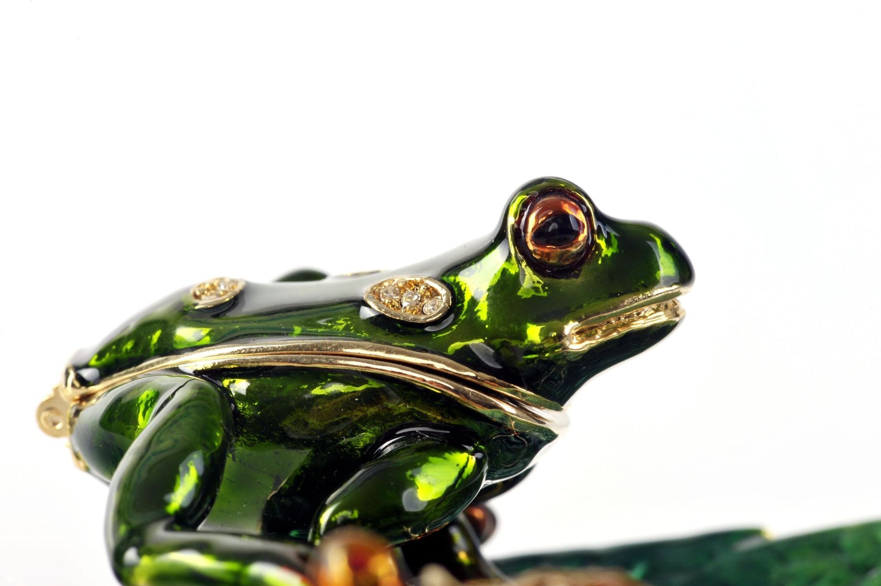 Keren Kopal Frog on a Leaf Bowl