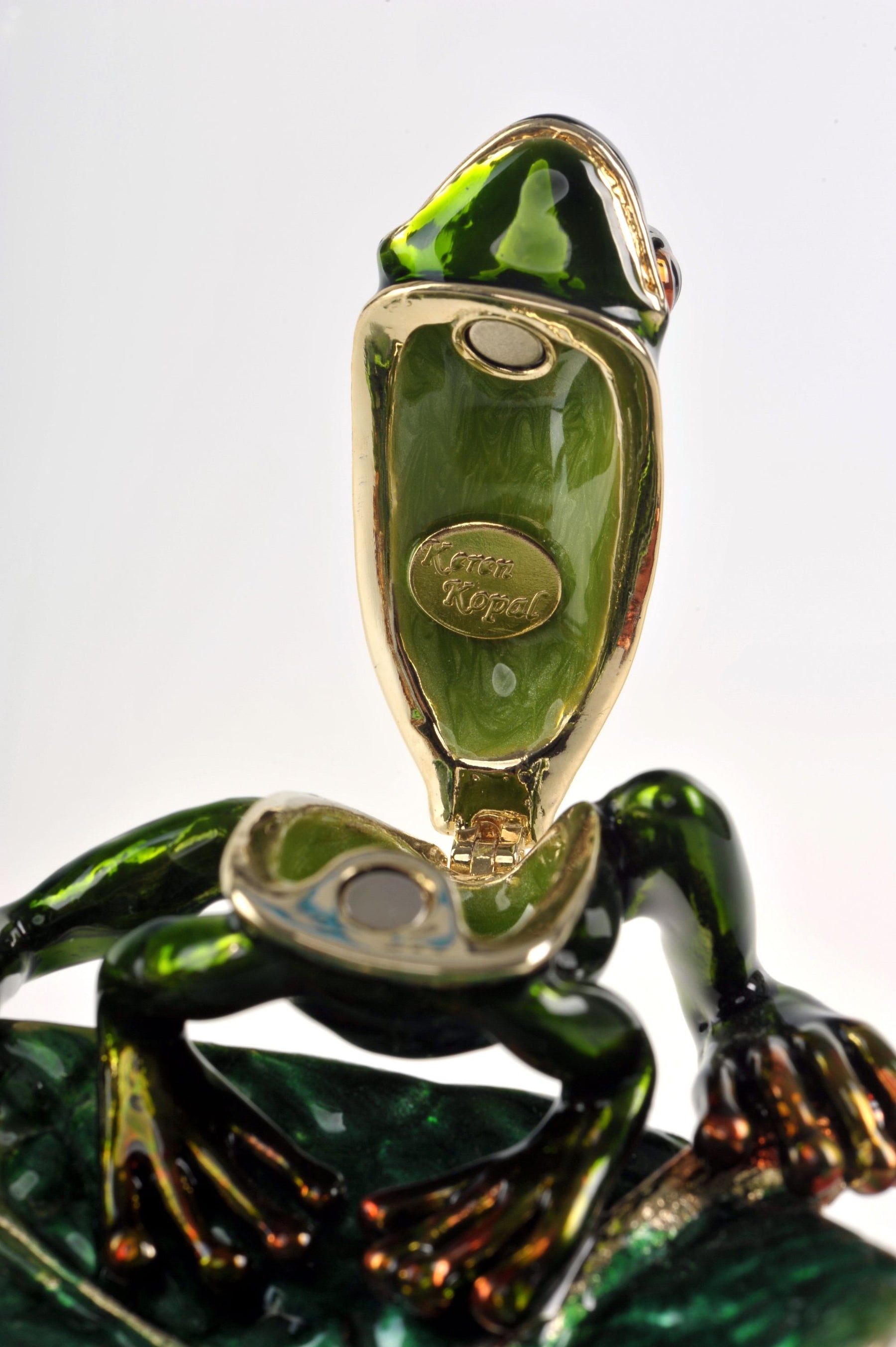 Keren Kopal Frog on a Leaf Bowl