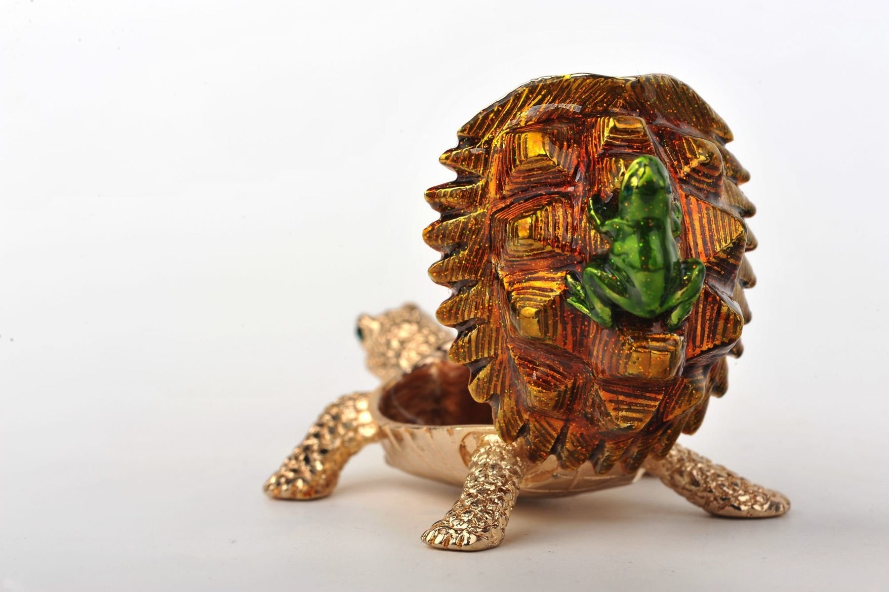 Keren Kopal Frog on a Turtle