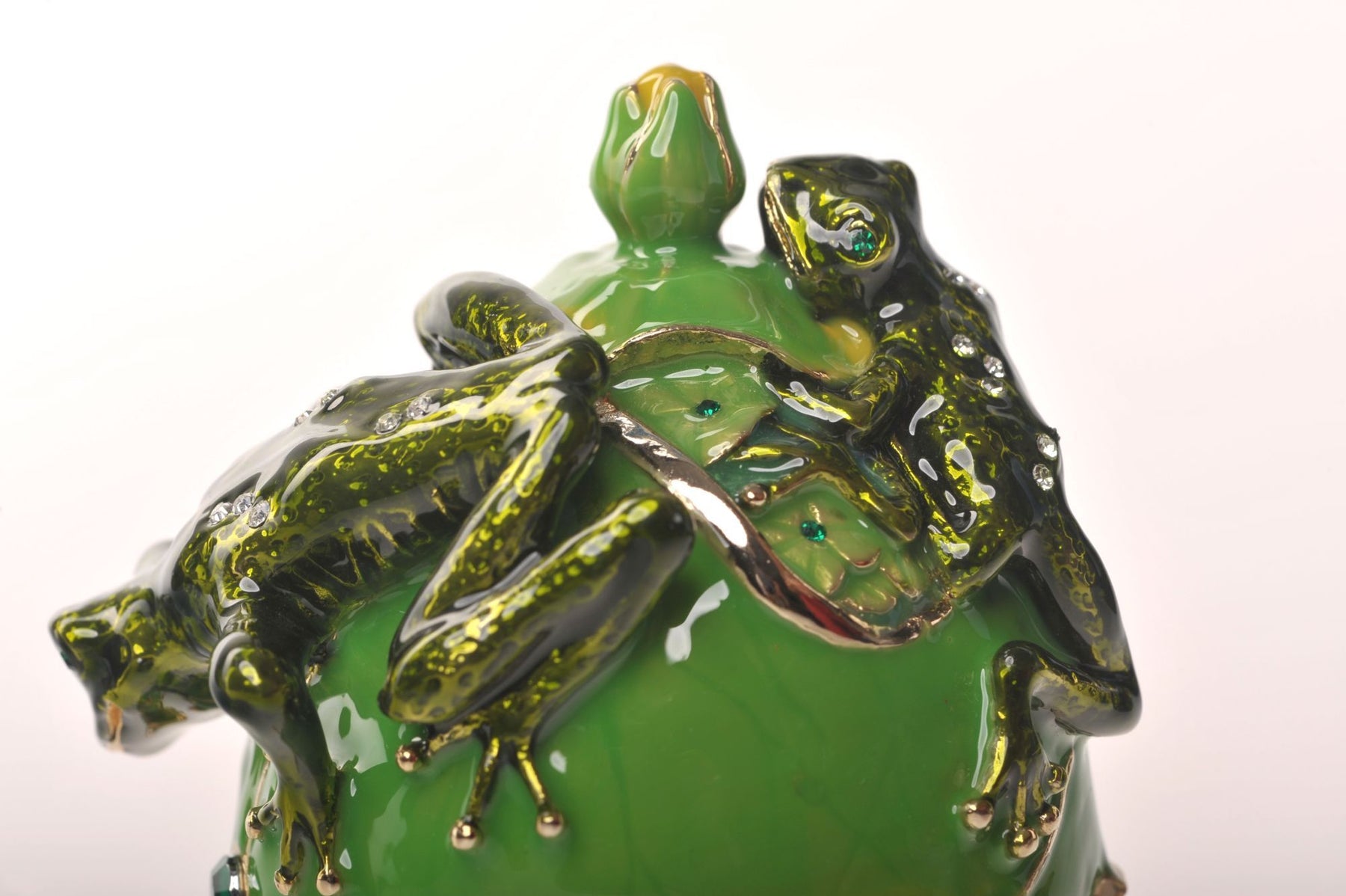 Keren Kopal Frogs Faberge Egg