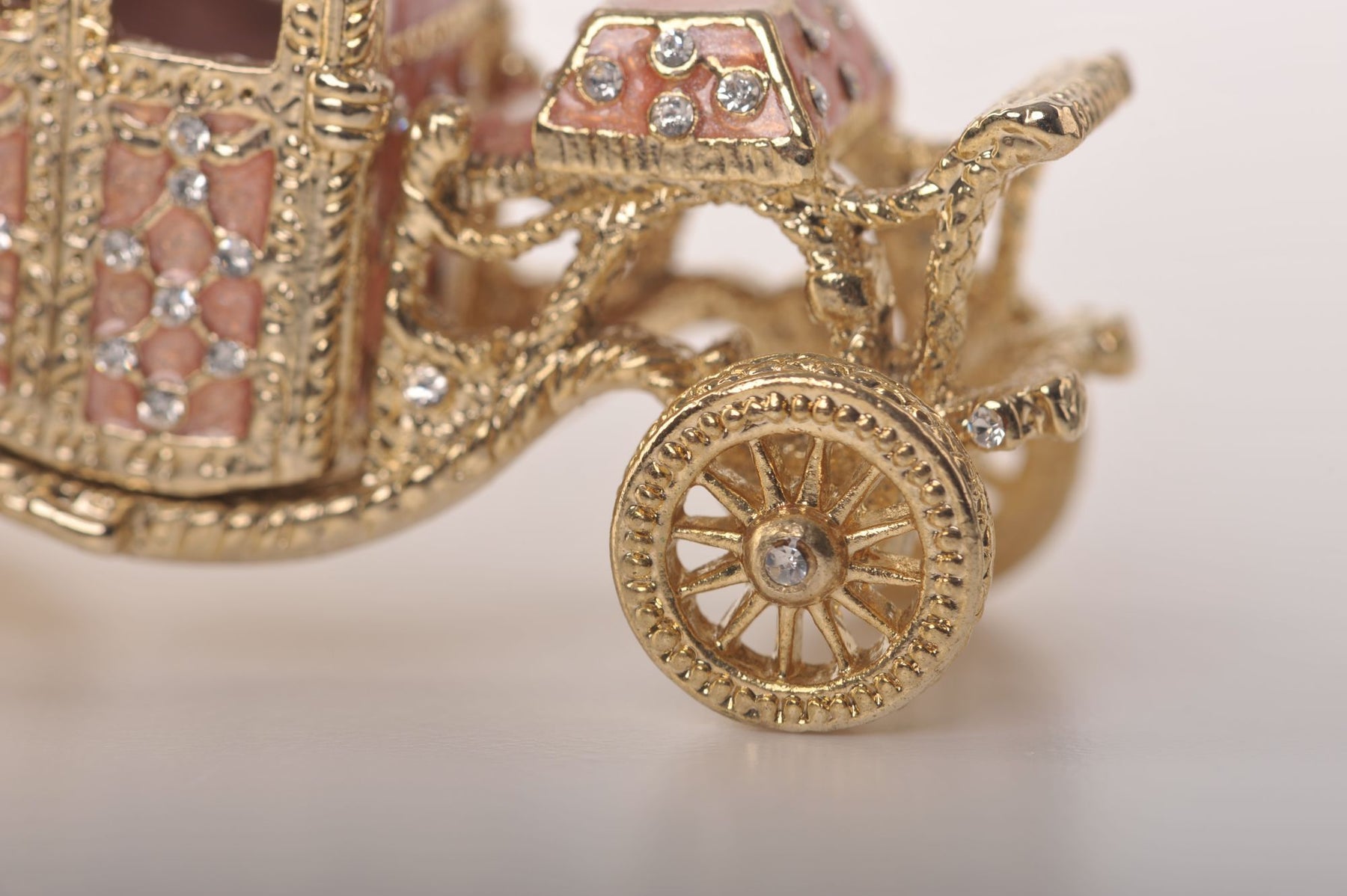 Keren Kopal Golden Pink Carriage