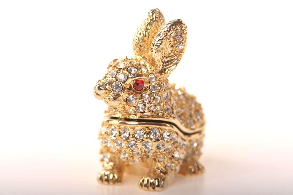 Keren Kopal Golden Rabbit with Red Eyes