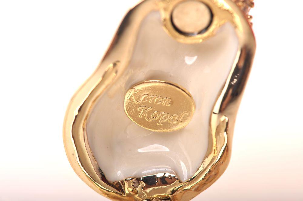 Keren Kopal Golden Rabbit with Red Eyes