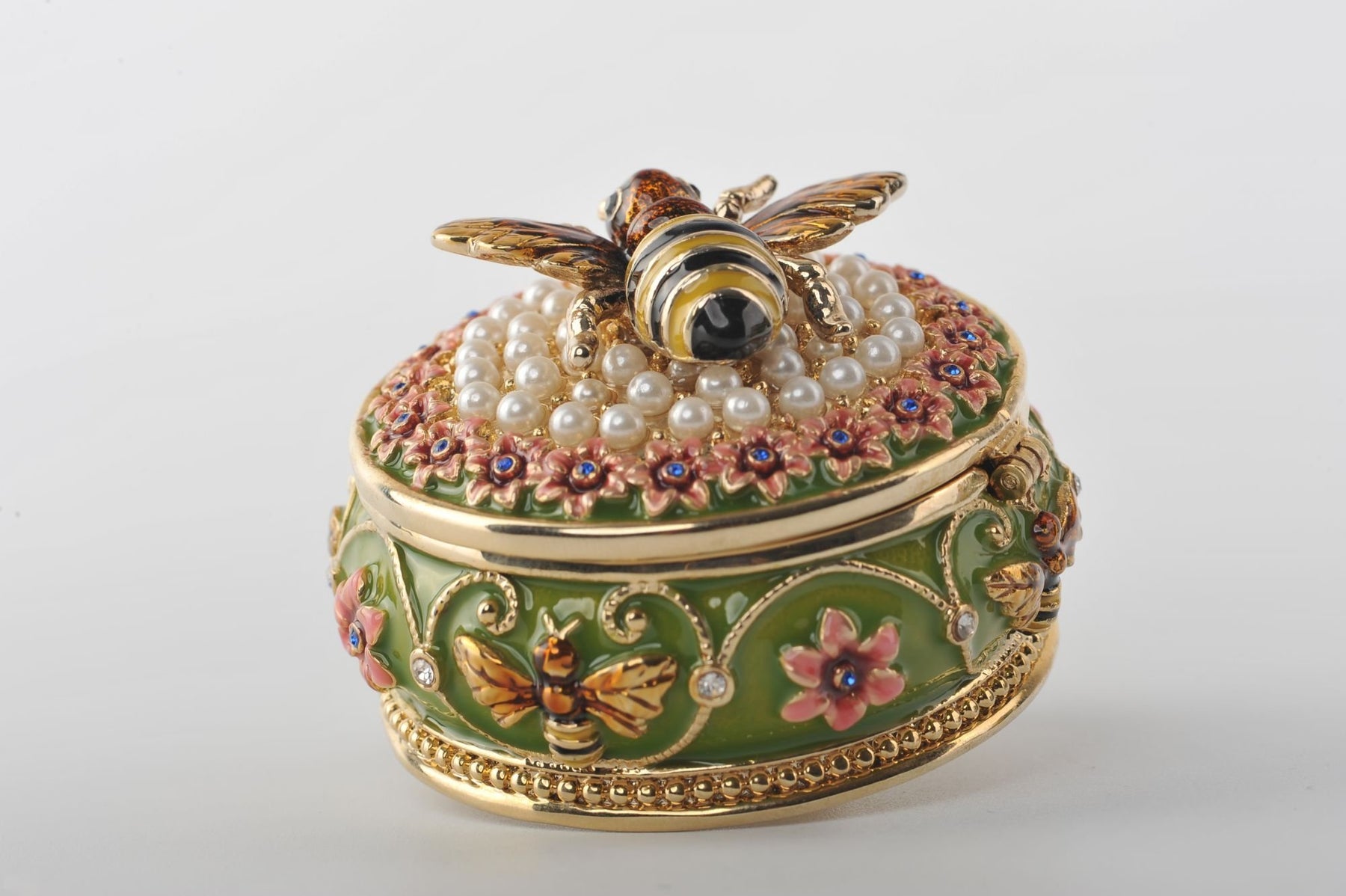 Keren Kopal Green Box with Pearls and a Bee