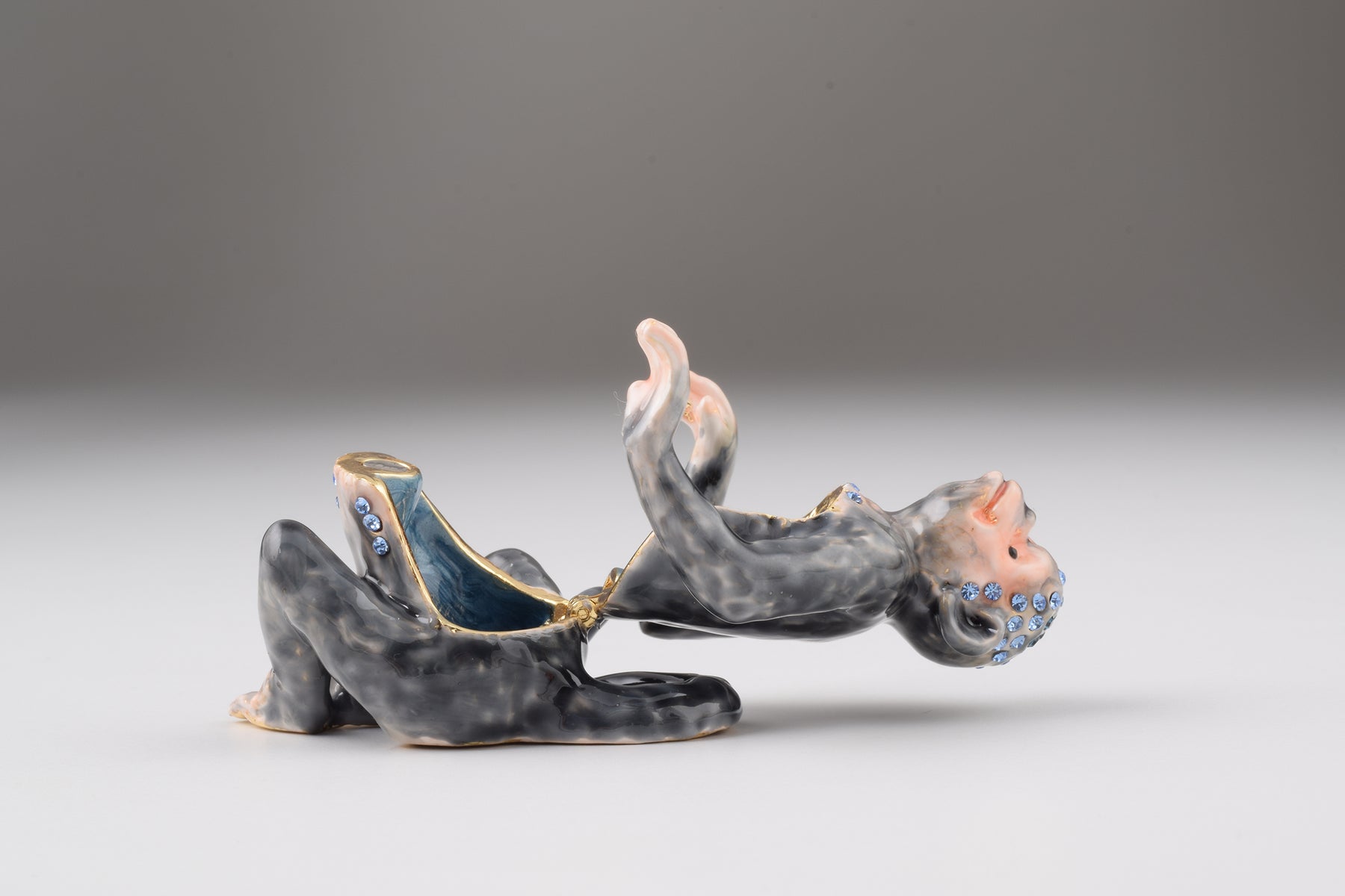 Keren Kopal Black Monkey