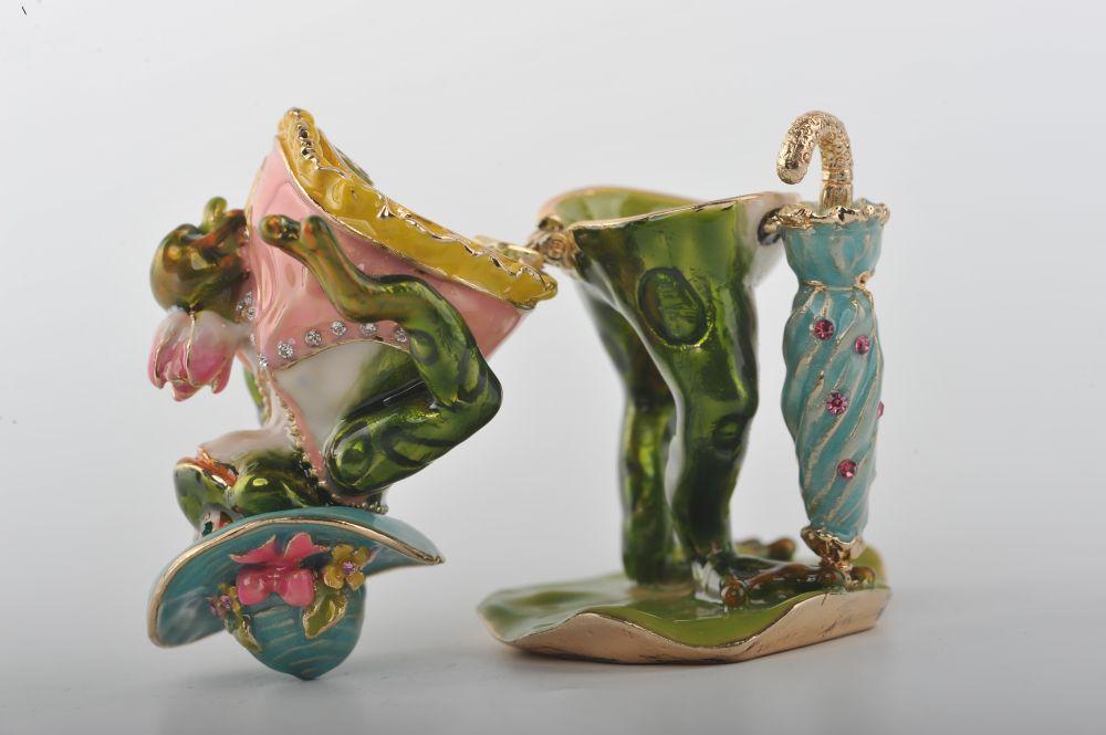 Keren Kopal Lady Frog in a Pink Dress