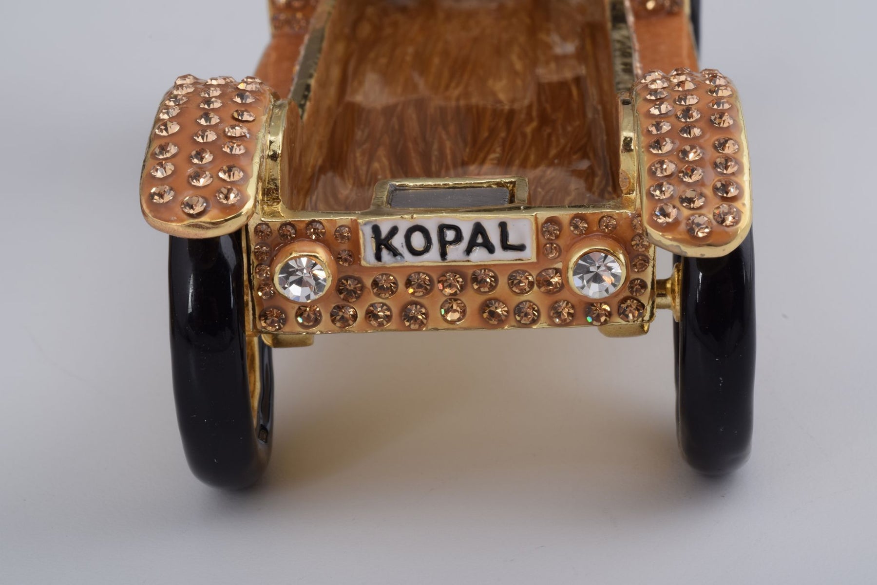 Keren Kopal Mr. & Mrs. Frog Car