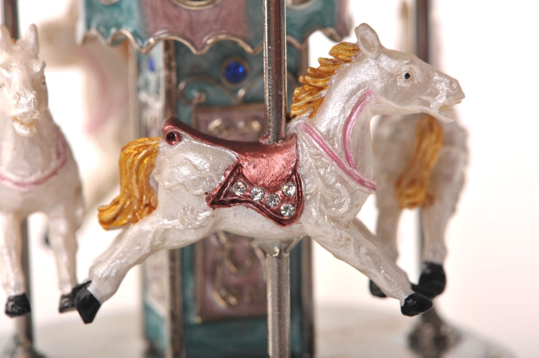 Keren Kopal Musical Pink Horse Carousel