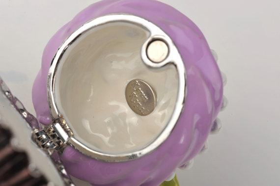 Keren Kopal Purple Grape Cupcake