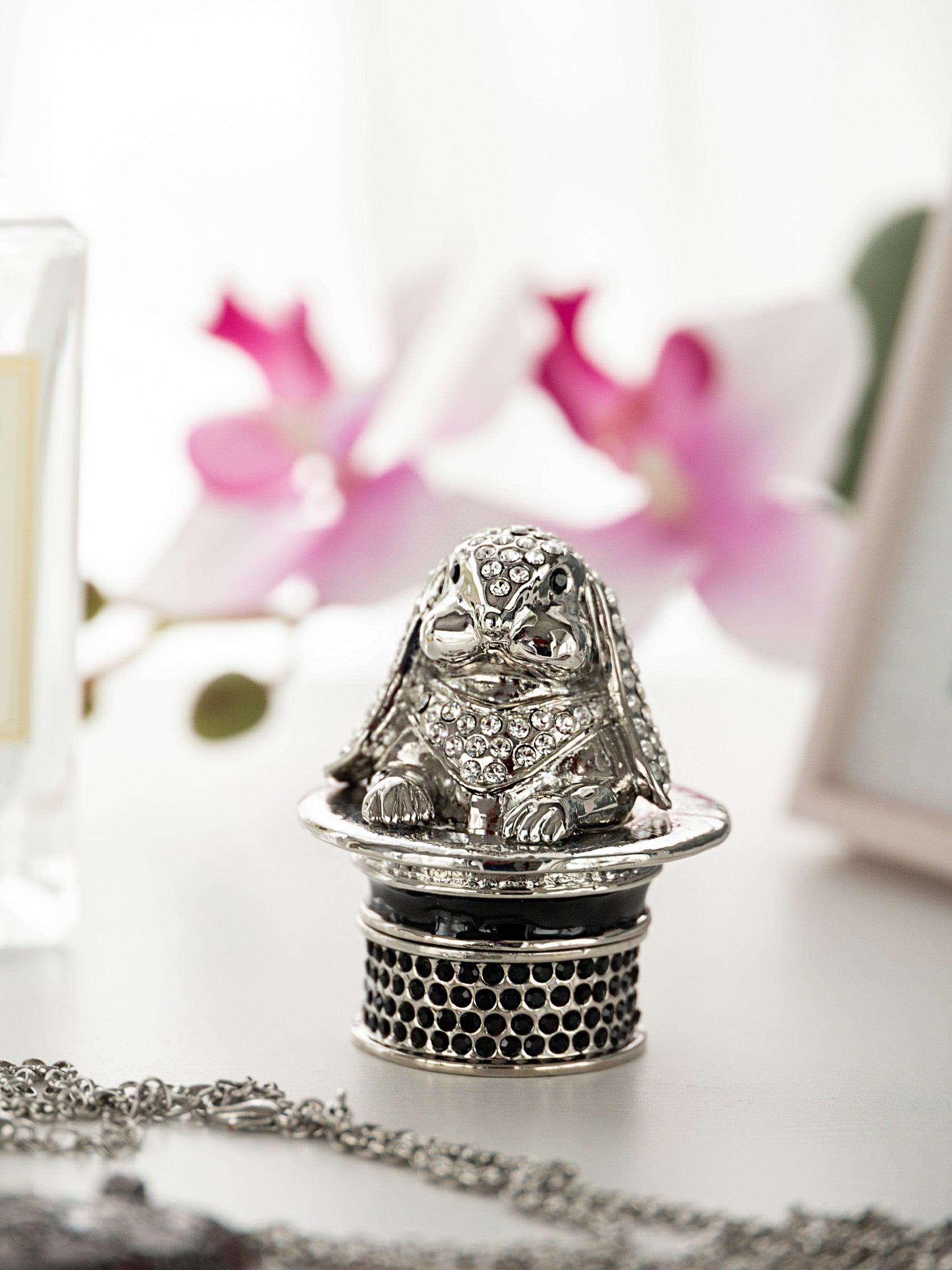 Keren Kopal Rabbit in Hat Magic Trick