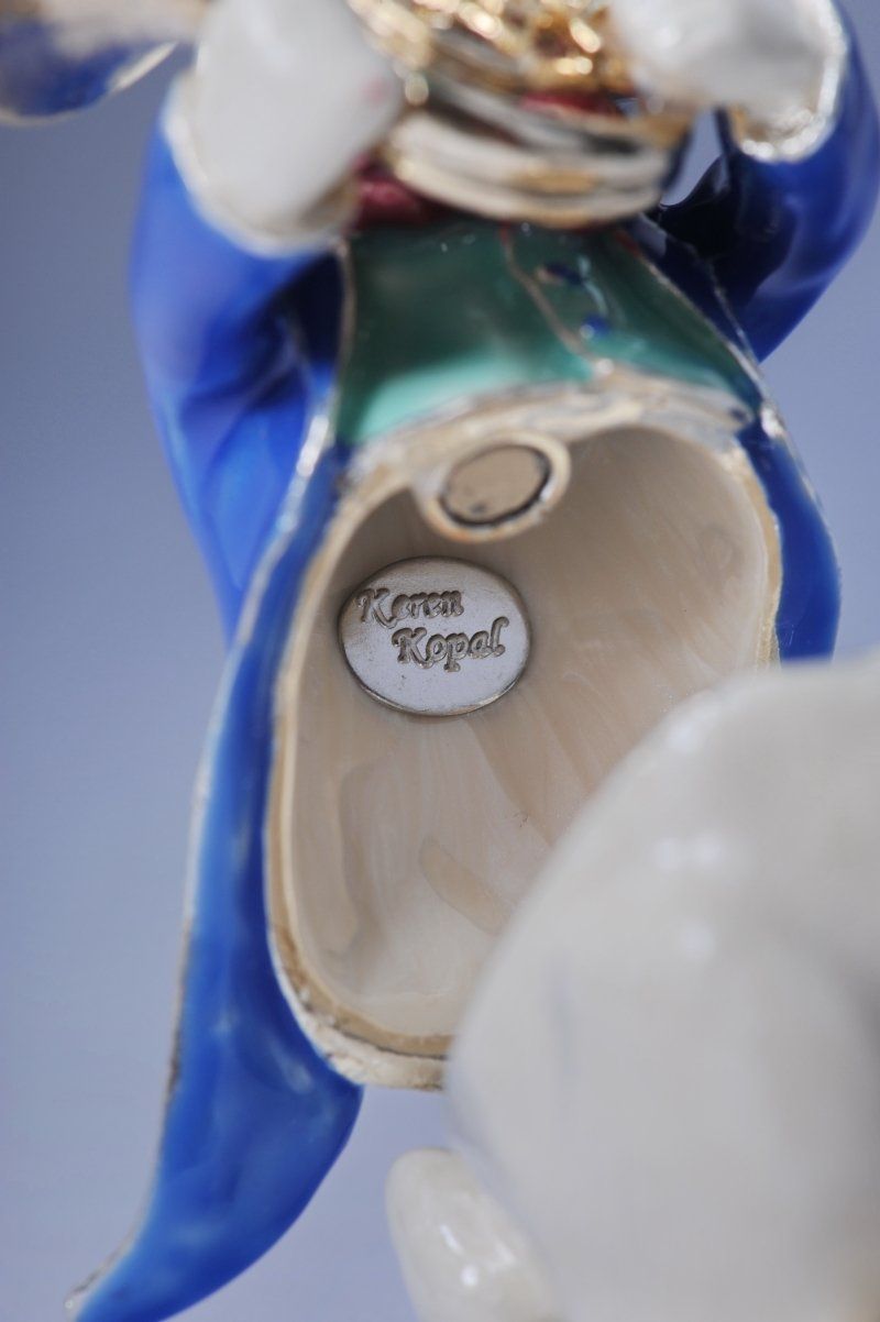 Keren Kopal Rabbit playing the Horn