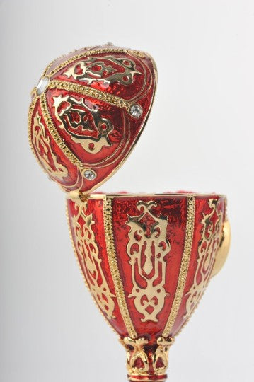 Keren Kopal Red Egg with a Clock