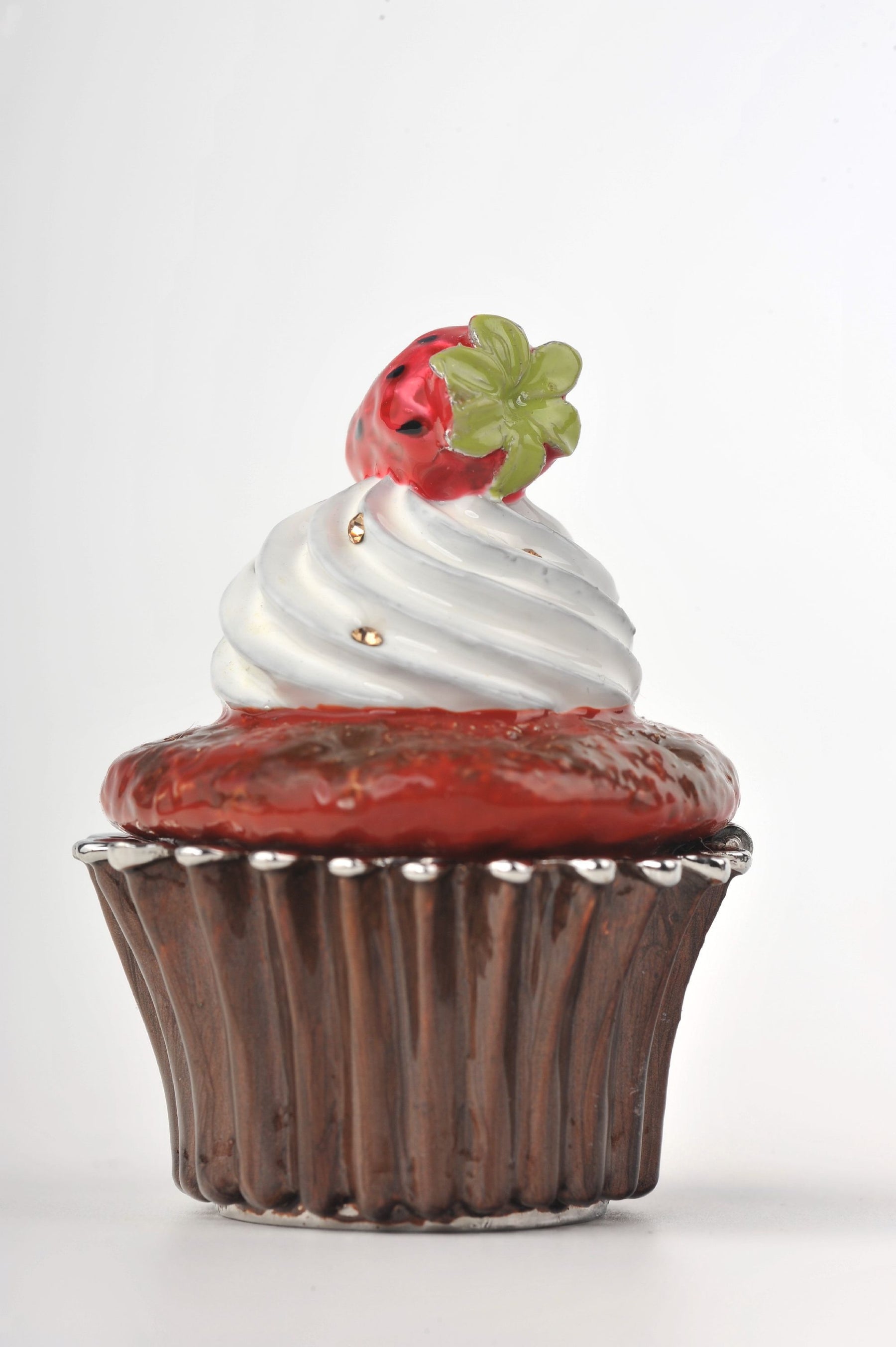 Keren Kopal Red Velvet Cupcake with Strawberry