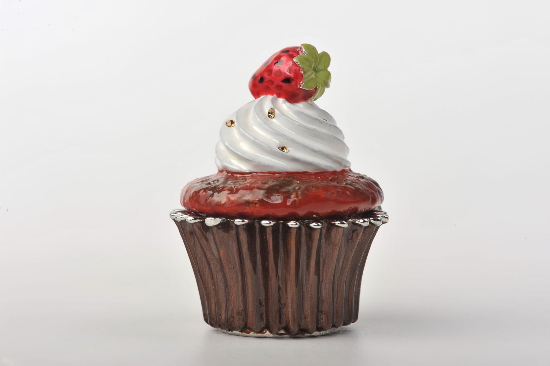 Keren Kopal Red Velvet Cupcake with Strawberry