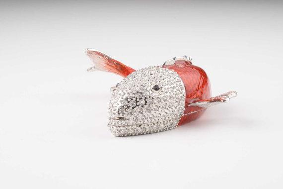 Keren Kopal Red & Silver Fish