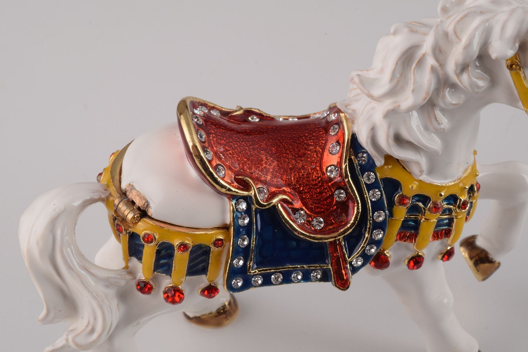 Keren Kopal Royal White Horse