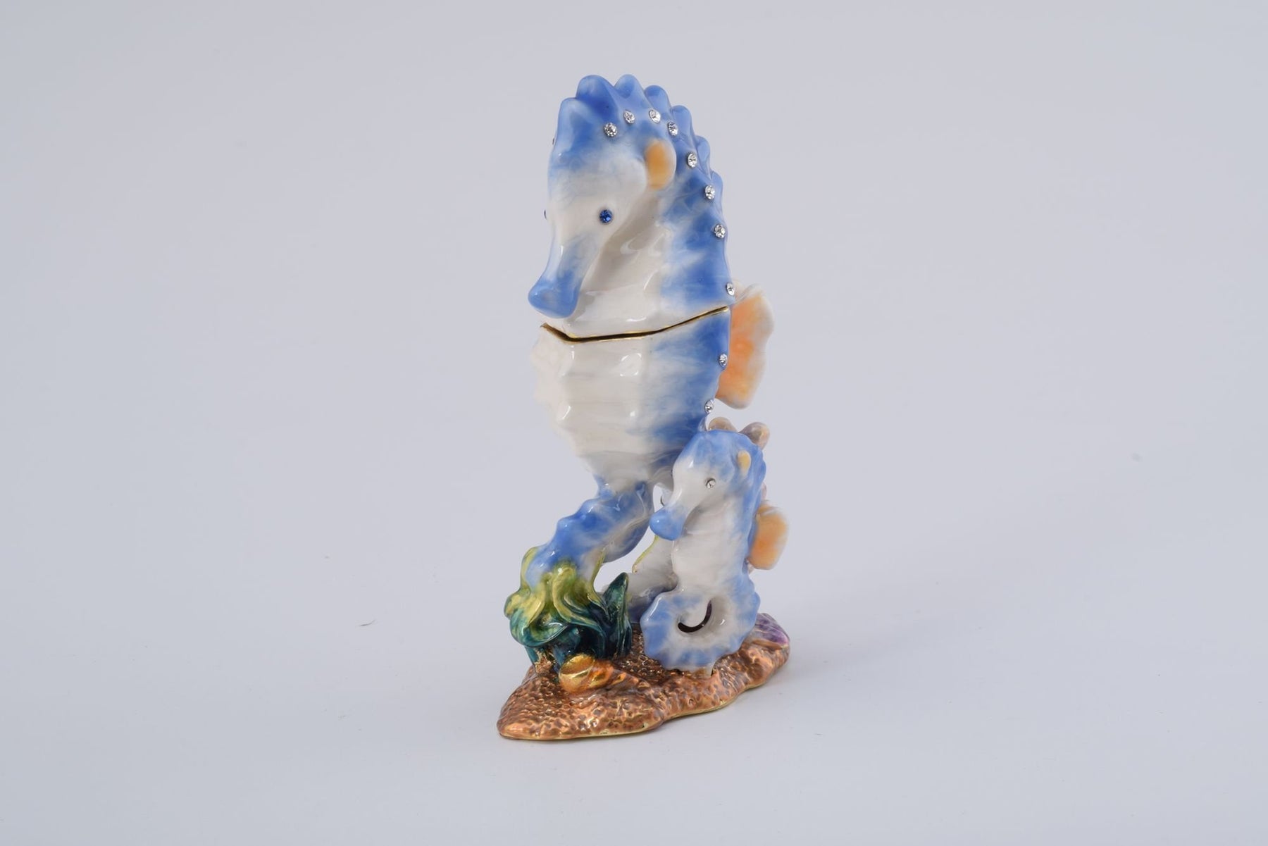 Keren Kopal Seahorse with a Baby Seahorse